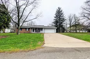 687 W Elm St, Washington Court House, OH 43160 - Photo 2