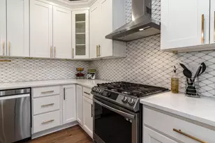 6090 Windcliff Dr E, Grove City, OH 43123 - Photo 8