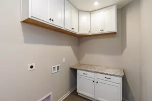 6090 Windcliff Dr E, Grove City, OH 43123 - Photo 20