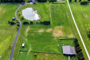 2313 Horseshoe Rd, Delaware, OH 43015 - Photo 2