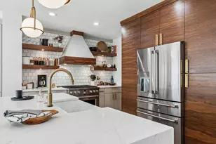 2564 Sherwood Rd, Columbus, OH 43209 - Photo 14