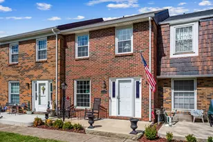 556 Pamlico St, Columbus, OH 43228 - Photo 1