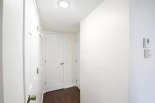 3795 Heatherglen Dr, Columbus, OH 43221 - Photo 10