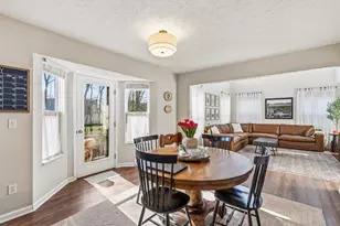 1129 Pebble Brook Dr, Columbus, OH 43240 - Photo 8