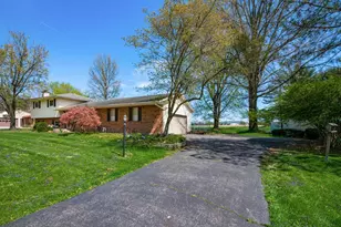 10590 Marie Ln, Pickerington, OH 43147 - Photo 2