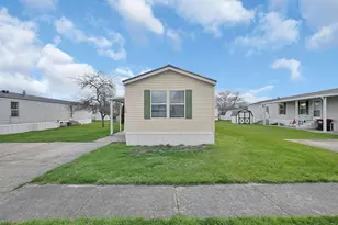 1100 Thornwood Dr SW, Heath, OH 43056 - Photo 4