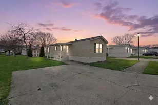 1100 Thornwood Dr SW, Heath, OH 43056 - Photo 2