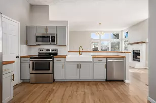 7682 Traphill Ct, Columbus, OH 43235 - Photo 10