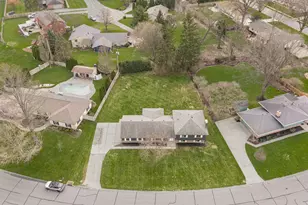 435 Blackstone Dr, Dayton, OH 45459 - Photo 2