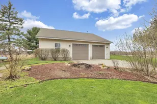 11138 York Rd SW, Baltimore, OH 43105 - Photo 4