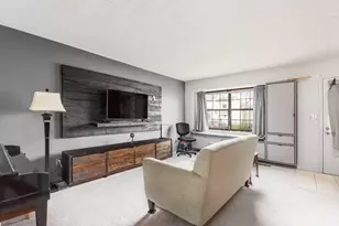 881 Upholland Ln, Columbus, OH 43085 - Photo 4