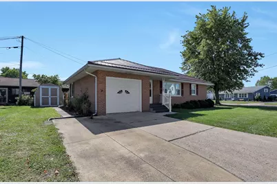 325 W Liberty Street, Bucyrus, OH 44820 - Photo 2