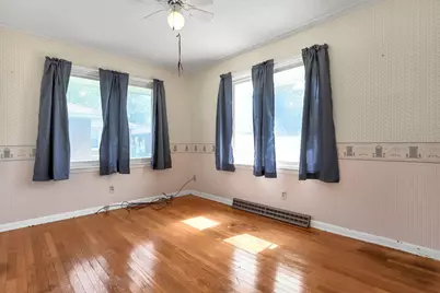 325 W Liberty Street, Bucyrus, OH 44820 - Photo 16