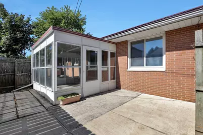 325 W Liberty Street, Bucyrus, OH 44820 - Photo 24