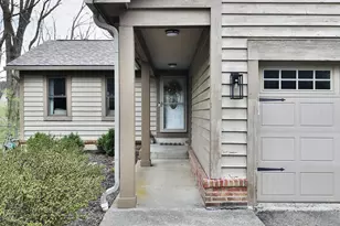 7044 Linworth Rd, Columbus, OH 43235 - Photo 2