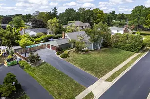 4027 Patricia Dr, Columbus, OH 43220 - Photo 2