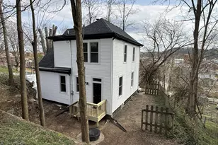 229 N Spring St, Logan, OH 43138 - Photo 4