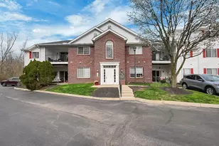 6220 Harbour Pointe, Columbus, OH 43231 - Photo 2