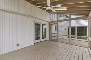 242 W New England Ave, Columbus, OH 43085 - Photo 54