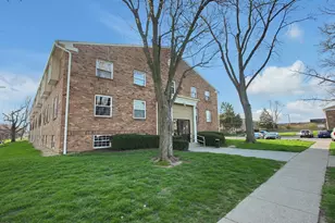 4696 Tarryton Ct S, Columbus, OH 43228 - Photo 2