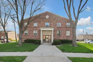 4696 Tarryton Ct S, Columbus, OH 43228 - Photo 2