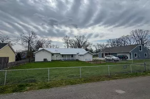 1097 Forest Dr, Columbus, OH 43223 - Photo 4