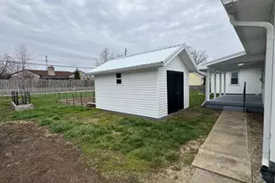 1097 Forest Dr, Columbus, OH 43223 - Photo 2