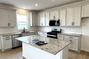 6334 Amarena Dr, Hilliard, OH 43026 - Photo 2