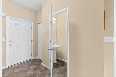 318 Kear Street, Lockbourne, OH 43137 - Photo 4