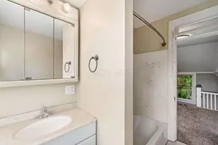 2339 Summit St, Columbus, OH 43202 - Photo 26