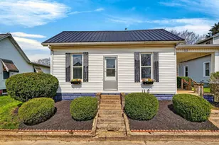 122 Pleasant St, Circleville, OH 43113 - Photo 2