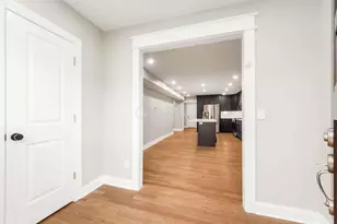 726 Reinhard Ave, Columbus, OH 43206 - Photo 2