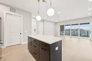 270 Dickenson St, Columbus, OH 43215 - Photo 8
