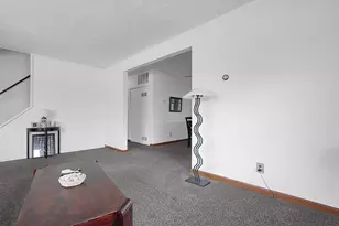 348 Darbyhurst Rd, Columbus, OH 43228 - Photo 14