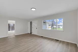 2605 Spaatz Ave, Columbus, OH 43204 - Photo 2
