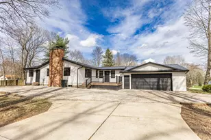 828 Terrace View Dr, Howard, OH 43028 - Photo 2