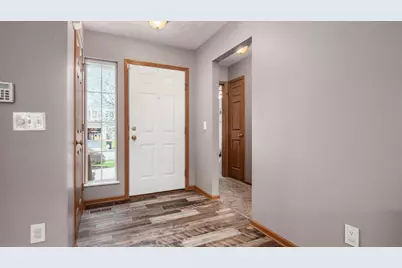 1521 W Quail Run Drive, Newark, OH 43055 - Photo 2