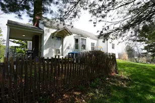 825 Friendship Dr, New Concord, OH 43762 - Photo 4