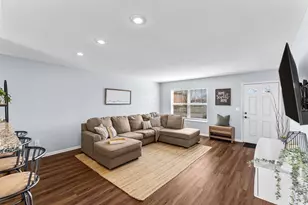 1146 Kinneton, Columbus, OH 43228 - Photo 6