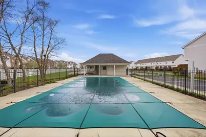 1146 Kinneton, Columbus, OH 43228 - Photo 4