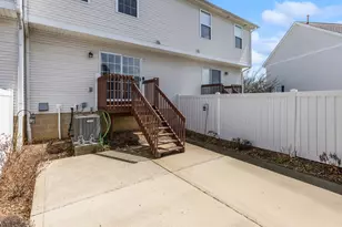 1146 Kinneton, Columbus, OH 43228 - Photo 32