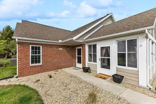 674 Hampton Woods Dr, Marion, OH 43302 - Photo 2