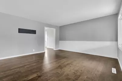 2874 Brookpark Circle W, Grove City, OH 43123 - Photo 4