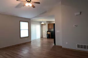 3802 Willowswitch Ln, Columbus, OH 43207 - Photo 4