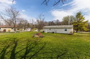 2976 Pleasant Dr NE, Lancaster, OH 43130 - Photo 4