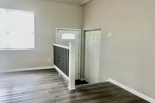 2746 Noe Bixby Rd, Columbus, OH 43232 - Photo 6