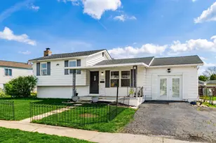 580 Evergreen Terrace, Columbus, OH 43228 - Photo 2