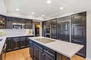 595 Woods Hollow Ln, Powell, OH 43065 - Photo 4