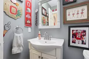 4000 Creekwood Dr, Lewis Center, OH 43035 - Photo 32