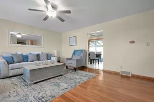 2162 Trent Rd, Columbus, OH 43229 - Photo 6